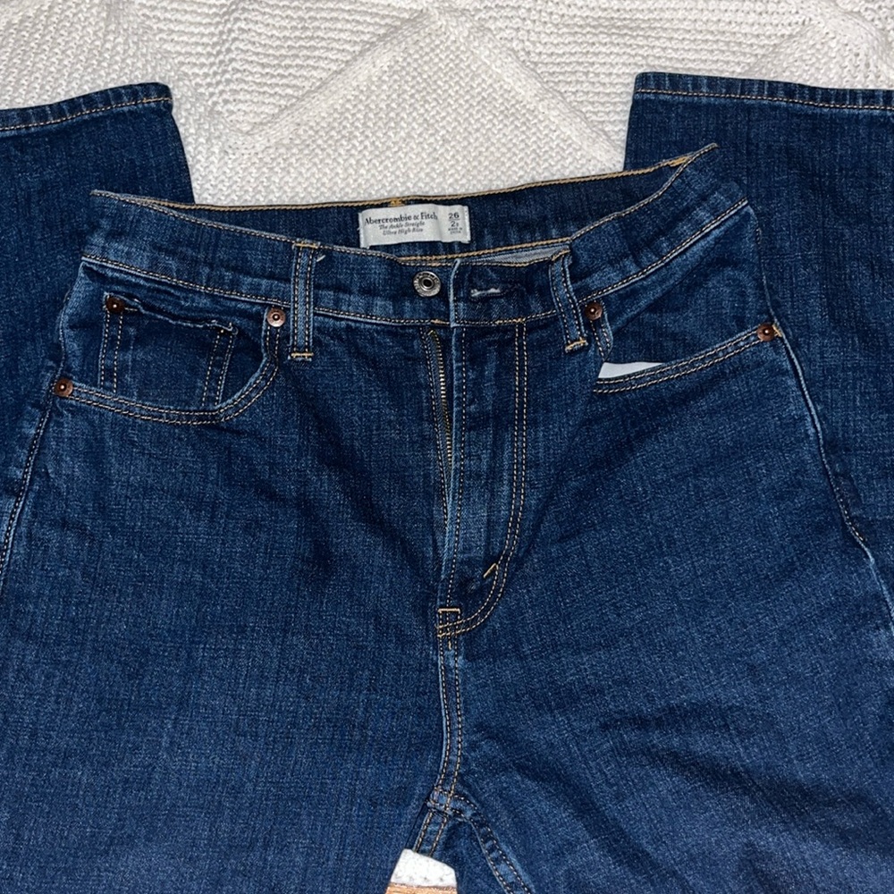 ABERCROMBIE AND FITCH THE ANKLE STRAIGHT ULTRA HIGH RISE JEANS 26s